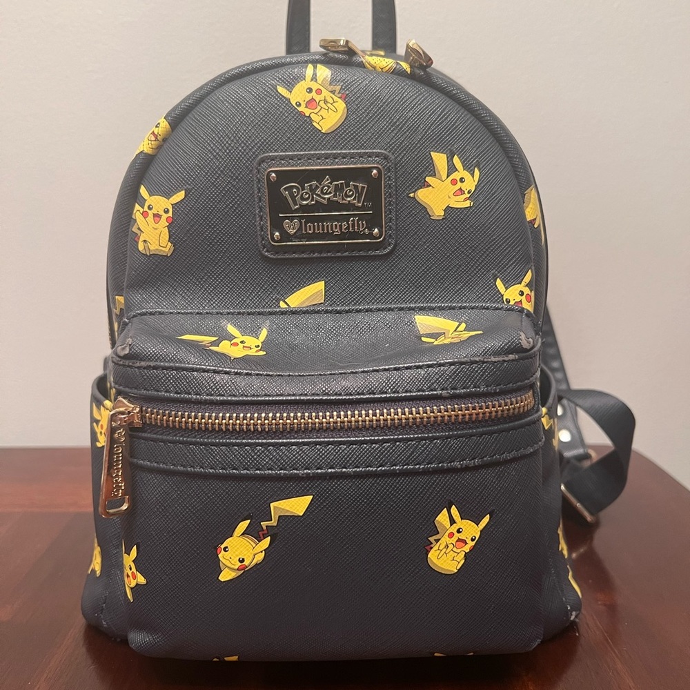 Pikachu Pokémon Loungefly Mini Backpack